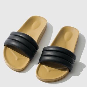 Beatrice Valenzuela Slides size 9